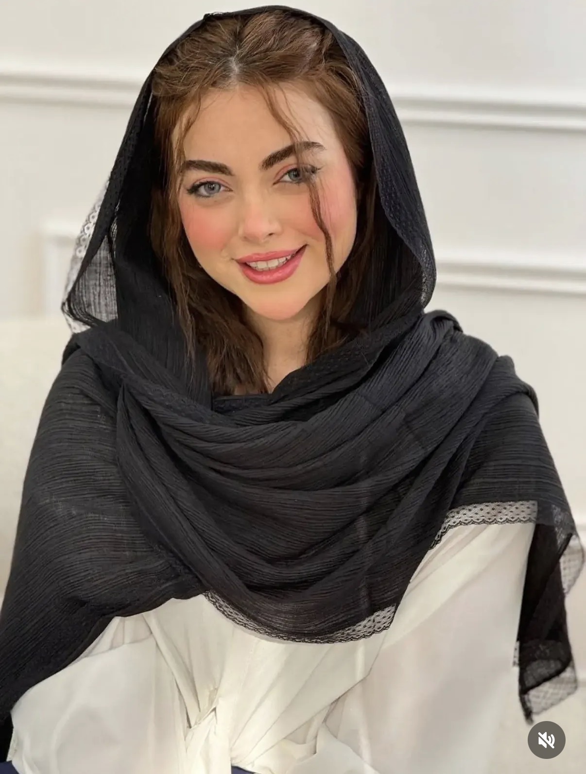 شال مشکی حاشیه دانتل